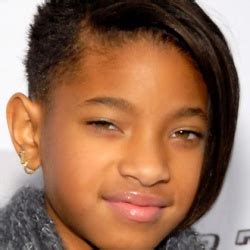 An actor/singer who debuted on the roc nation label in 2010 with whip my hair. en.wikipedia.org Willow Smith Height in feet/cm. How Tall