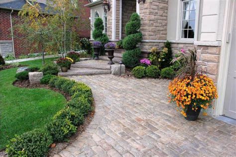 Simple Yet Lovely Front Yard Landscaping Ideas With Pavers Homivi