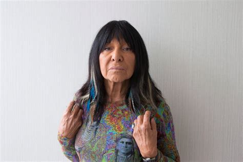 Buffy Sainte Marie Says Headdresses Are Painful As Fashion Trend