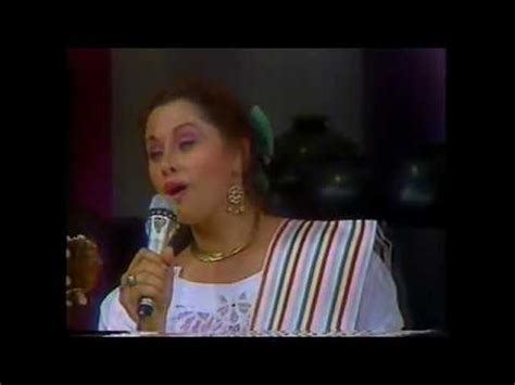 Es hija del compositor mexicano josé ángel espinoza ferrusquilla, sus padres se separaron cuando tenía tres años. ANGELICA ARAGON, JOSE ANGEL ESPINOZA (FERRUSQUILLA) Y LOS ...