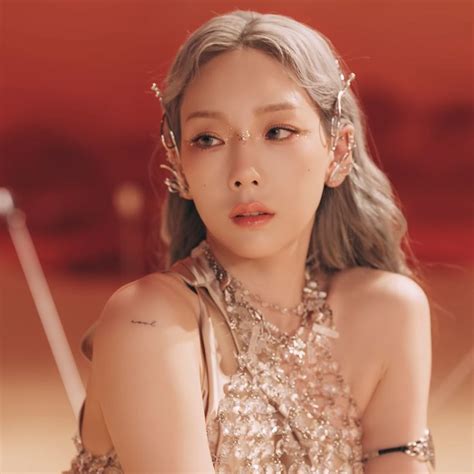 Taeyeon 태연 ‘invu’ Mv Icon In 2022 Taeyeon Girls Generation Korean Singer