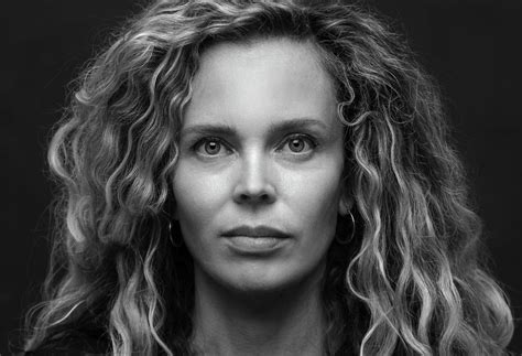 Schuim der aarde (onverkort), 't hooge nest (onverkort), top tracks: Roxane van Iperen wint Opzij Literatuurprijs 2019 | Haar ...