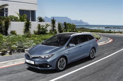 Toyota Auris Ii Touring Sports Facelifting Hybrid 2015 Galerie