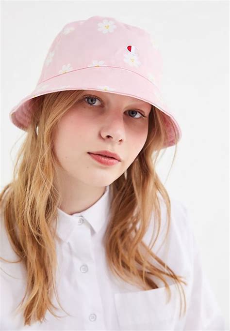 Best Bucket Hats 2019 17 Bucket Hats To Shop Stylecaster