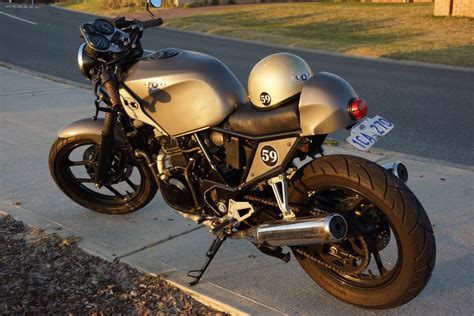 La triumph thruxton è forse la più bella cafe racer dal gusto tradizionale, presente sul mercato. Pin by Sam Twas on Kawasaki Ninja 250 Cafe Racer ...