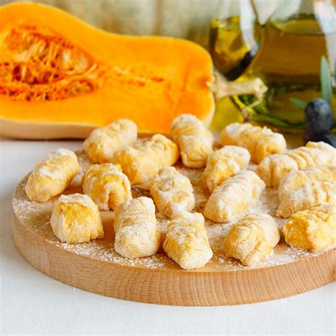 Ricetta illustrata per fare gnocchi di zucca perfetti! Gnocchi di zucca la ricetta originale | AIA Food