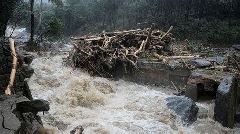 India Monsoon Floods Landslides Kill Dozens In Kerala State News