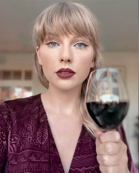 Stunning Taylor Swift Wine Selfie She Is So So Beautiful Celeblr
