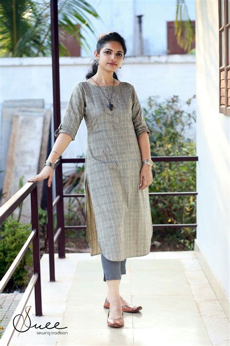 Pin By Almeenayadhav On Salwar Kurti Top Skirt And Duppata Kurta Designs Women Kurti