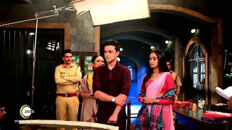 Watch Ranbeer Applies Vermilion On Prachi S Forehead Behind The
