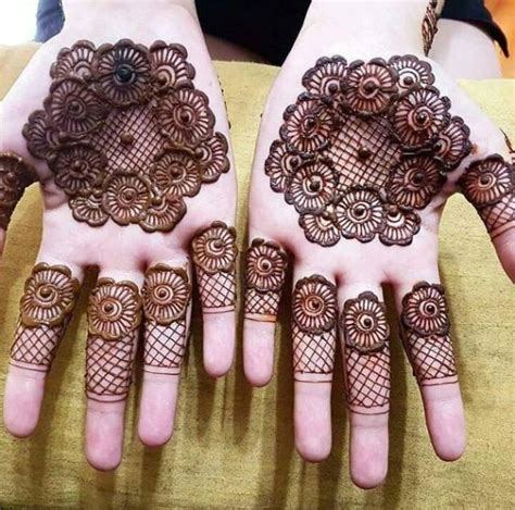 Back hand mehndi design is also called a temporary tattoo which fades away in approximately two weeks. Easy Round / Circle Mehndi Designs - Circular Mehndi ...