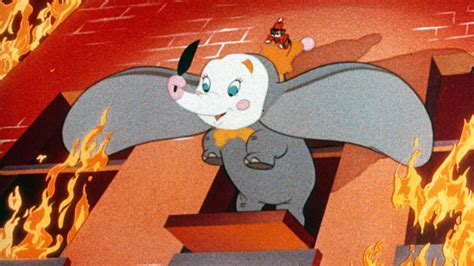 Disney Unveils First Look At Tim Burtons Dumbo Hollywood Reporter