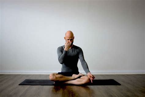 How To Do Kumbhaka Pranayama Full Breath Retention Yogateket