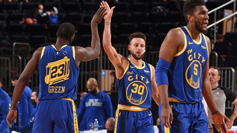 He was one of six los angeles players to score in double figures in a game that was. Warriors Vs Lakers - Z Qky56aeesj M / 39 likes · 6 talking ...