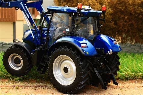 Uh5320 Universal Hobbies New Holland T6175 Blue Power Tractor With Lo