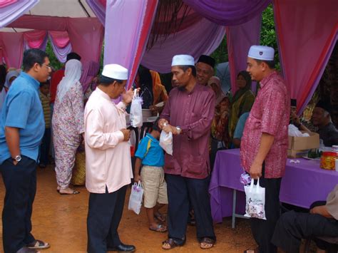 Hingga akhirnya, bayu menuliskan alamat rumahnya. Dr Shafie Abu Bakar: Menghadiri Jemputan Perkahwinan ...