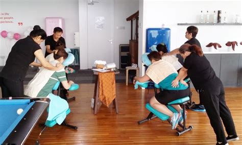 Massages At Workplace Increase Employee Health And Productivity