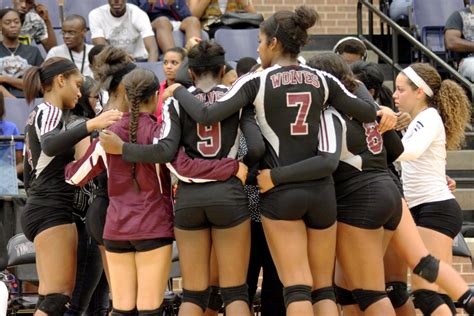 Varsity Volleyball Hopes To Return To Playoffs The Outlook