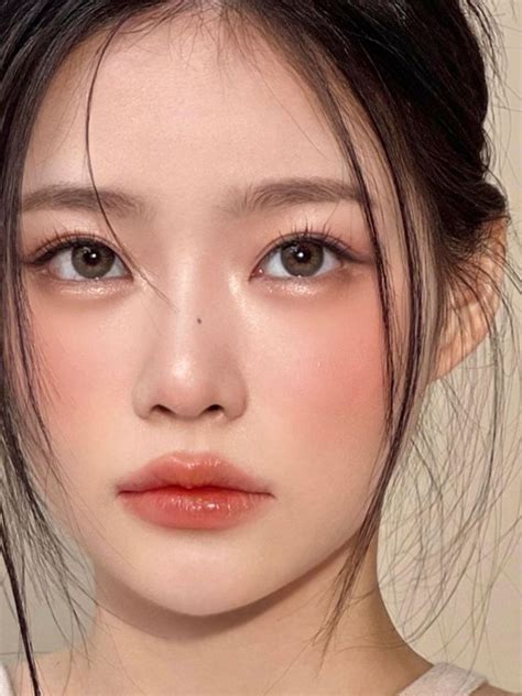 A Step By Step Guide To Korean Natural Autumn Makeup Asian Makeup Makeup Tutorial Asian Eye