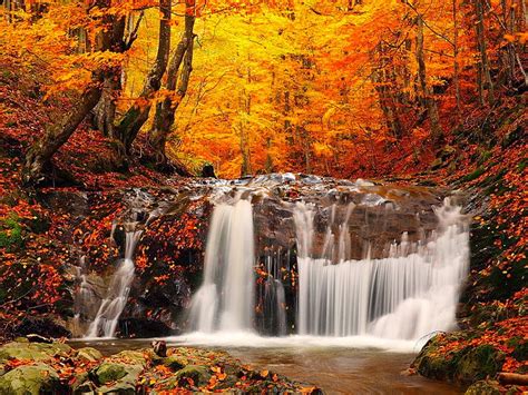 Free Download 12 Most Beautiful Waterfall Wallpapers For