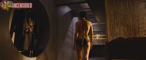 Nackte Charlize Theron In Aeon Flux