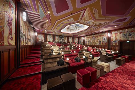 Pathé frères, pathé pictures international, astral bellevue pathé, pathé records, eastern pathe company, pathé pictures. Pathé Tuschinski teruggebracht naar originele stijl