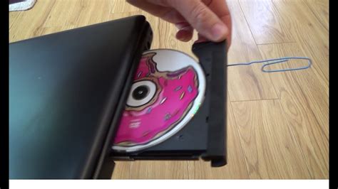 How To Manually Eject A Stuck Disc From A Laptop Youtube