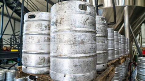 Some is used with both countable and uncountable nouns we use some in questions when we expect the answer to be 'yes' or when we are offering something, otherwise, we use any How many gallons of beer in a half keg - IAMMRFOSTER.COM