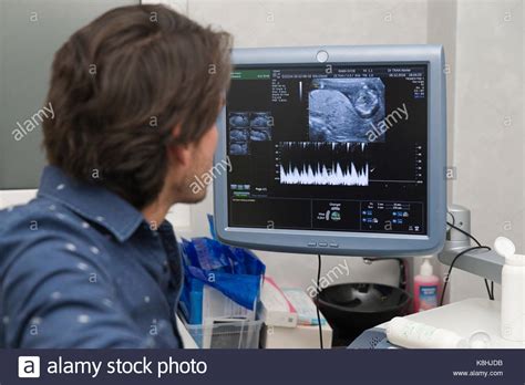 Pregnant Woman Ultrasound Stock Photo Alamy
