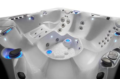 Find out which are the best whirlpool tubs on the market in 2021. What Are The Differences Between In-Ground Hot Tubs And ...
