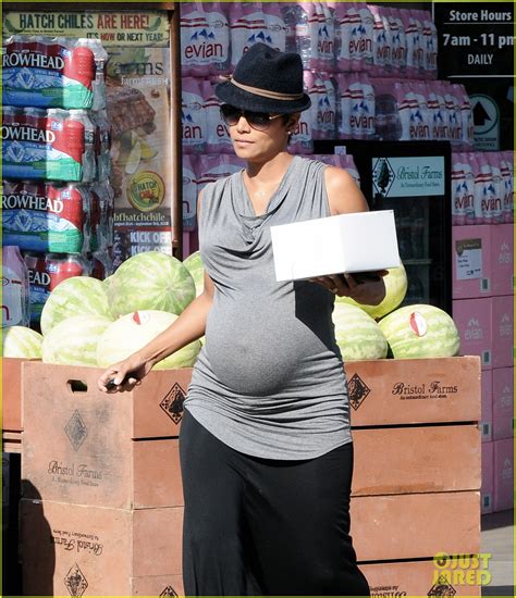 halle berry pregnant pastry pick up photo 2940756 halle berry