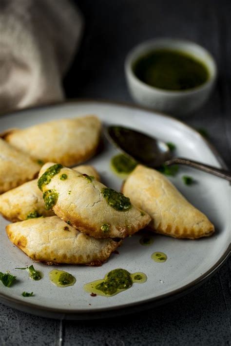 Crispy Baked Vegetarian Empanadas Рецепт