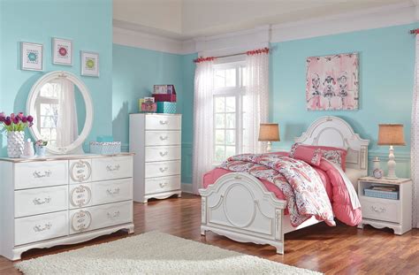 Eclectic bedroom set furniture is capable to give even a small room an antique touch. Korabella White Youth Panel Bedroom Set from Ashley (B355 ...