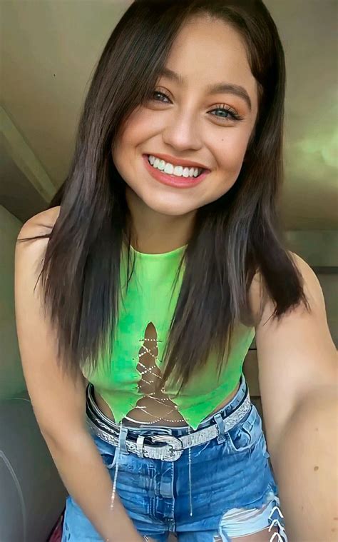 pin de slash en astista karol sevilla sevilla fotos karol sevilla