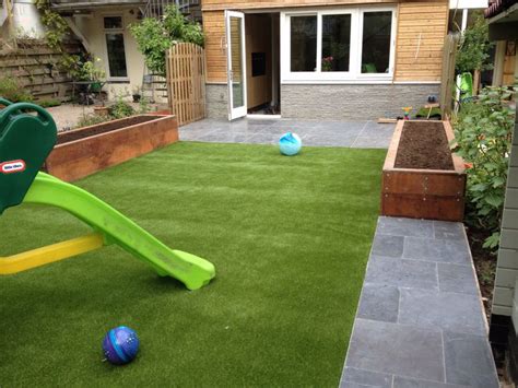 We deliver a variety of artificial grass and service. Photos with examples of artificial turf | garden ...