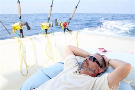 Sailor Senior Fisherman Relax On Boat Fishing Sea — Stock Photo