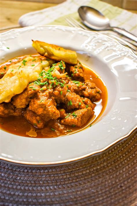 Best Traditional Hungarian Goulash Recipe Guaranteed The Chefs Cult