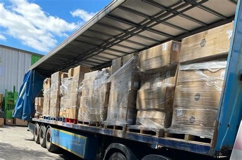 Massive £100k Shipment Of Dodgy Vapes Seized Near Heathrow Airport