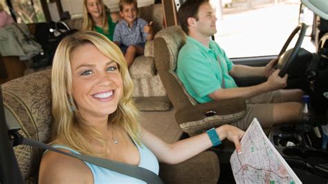 How To Rent An Rv For A Road Trip Getaway Couple