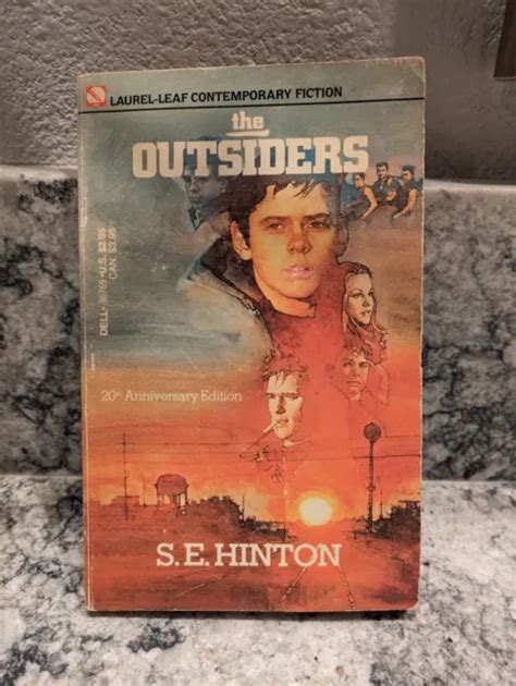 The Outsiders S E Hinton 1982 Vintage Rare Paperback Movie Book 20th