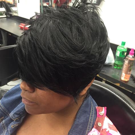 Bond in a blunt cut. 16 Quick Weave Hairstyles for Seriously Posh Women In 2021