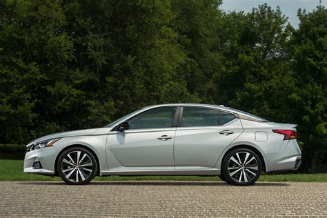 The 2019 Nissan Altima Brings Awd Better Styling Lots Of Tech
