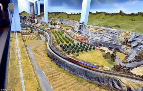 Inside The Worlds Largest Model Railroad Boasting More Than 8 Miles Of