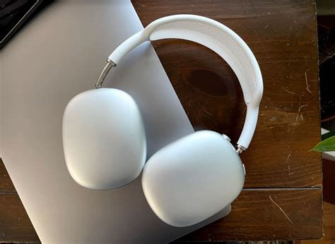 Heres A First Look At Apples 549 Airpods Max Headphones Market