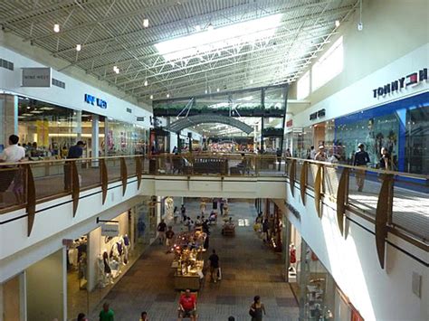Jersey Gardens Outlet