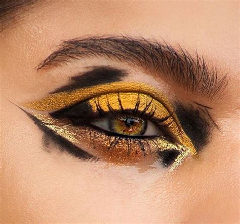 Pin By Megan Bosley On Mkp Tiger Makeup Animal Makeup Creative Eye