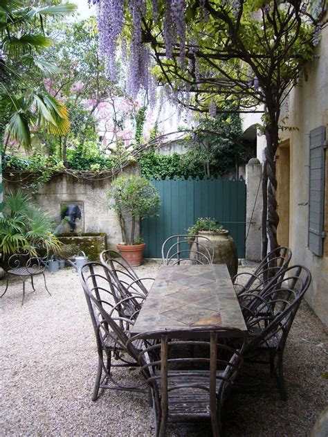 Jardin Dune Maison à Saint Rémy De Provence Outdoor Dining Spaces