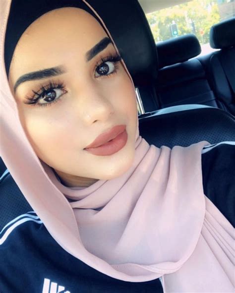 Pin By Nauvari Kashta Saree On Hijabi Queens Beautiful Hijab Modest