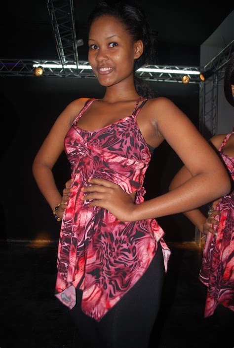 Exclusive Warembo Wakijiandaa Na Miss Redds World Tanzania