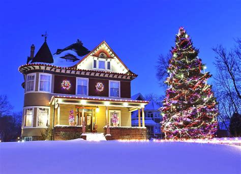 10 Best Places To Celebrate Christmas In The Us Us News Trending
